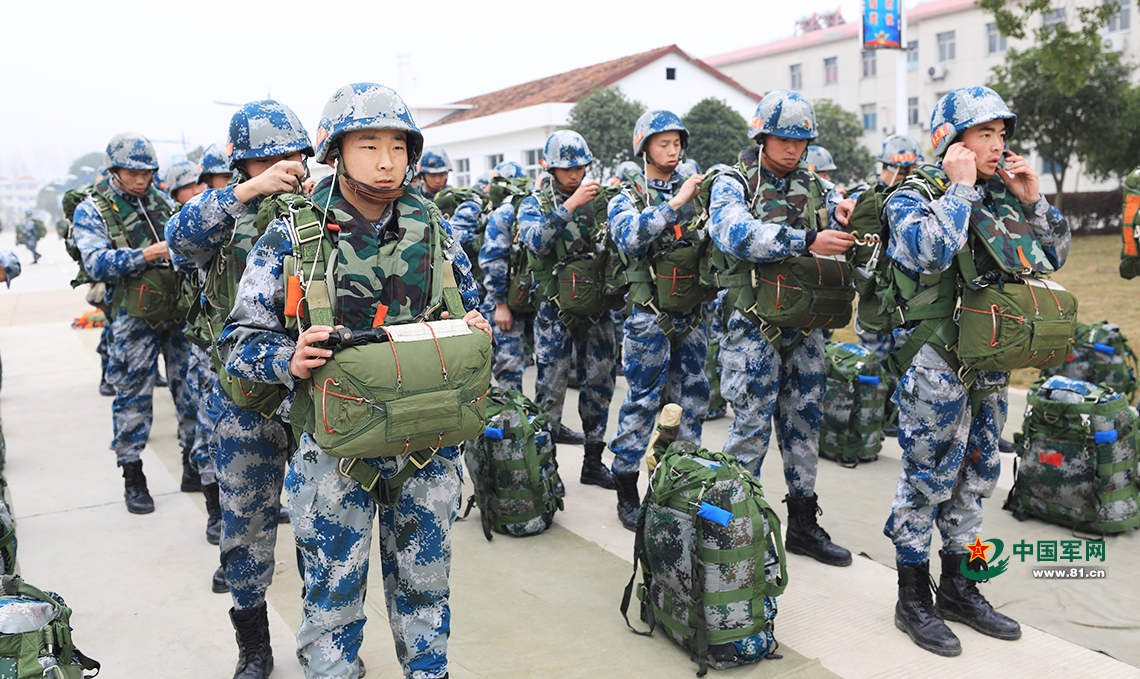 和平精英空降奇兵_空降奇兵_空降奇兵怎么选枪