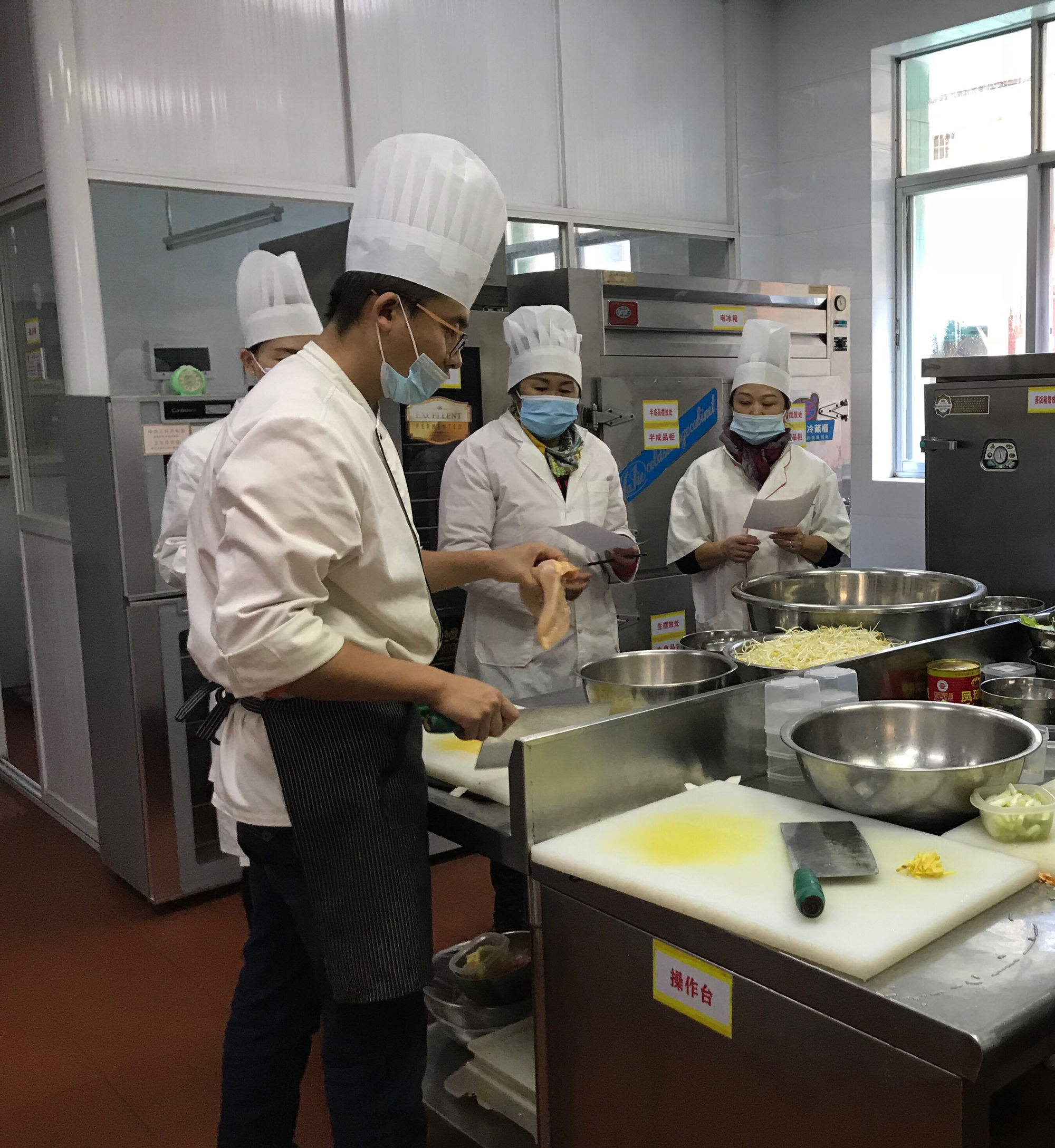 游戏解说厨房模拟器手机版_解说厨房模拟器版手机游戏大全_厨房模拟器视频解说