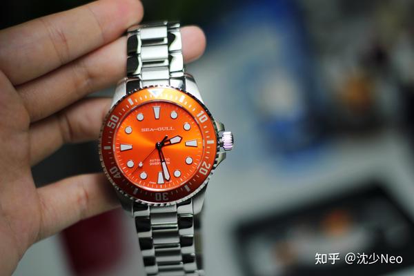 带机械手表能玩手机吗_带机械表的手机_玩游戏是买手机还是机械表